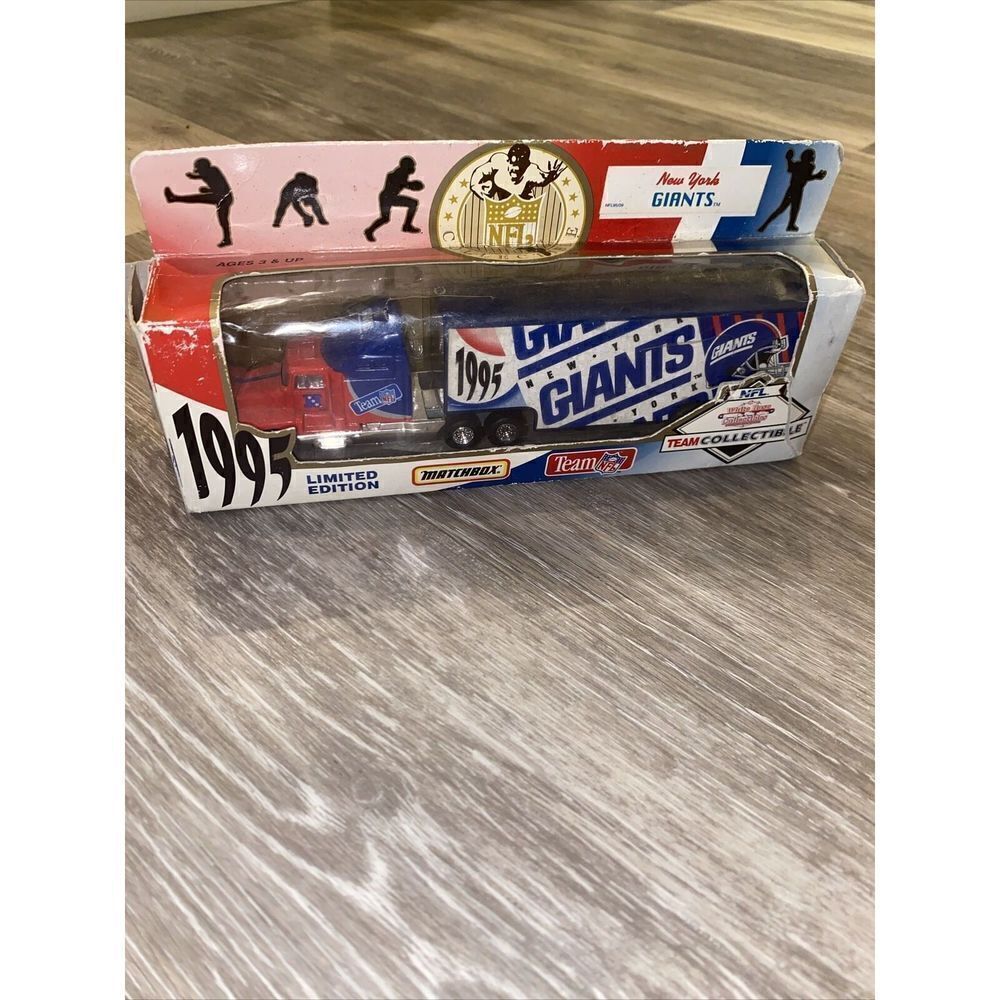 New York Giants 1995 Tractor Trailer NFL Team Collectible Matchbox Limited